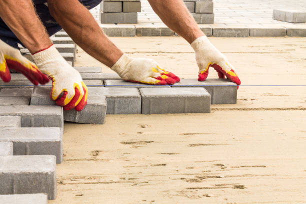 Best Professional Driveway Pavers  in Saybrook Manor, CT